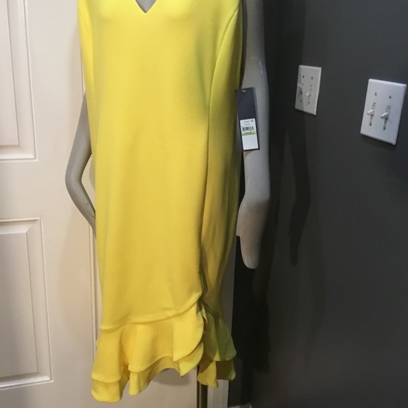 YELLOW PLUS SIZE SLEEVELESS BLAKE DRESS - Picture 2 of 4